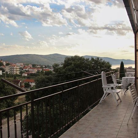 Apartmani Nada Seget Vranjica Exterior photo