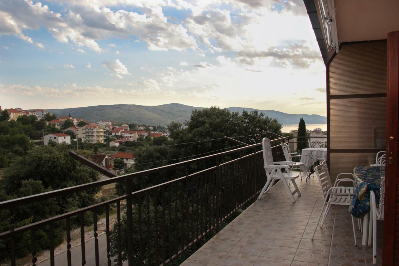 Apartmani Nada Seget Vranjica Exterior photo